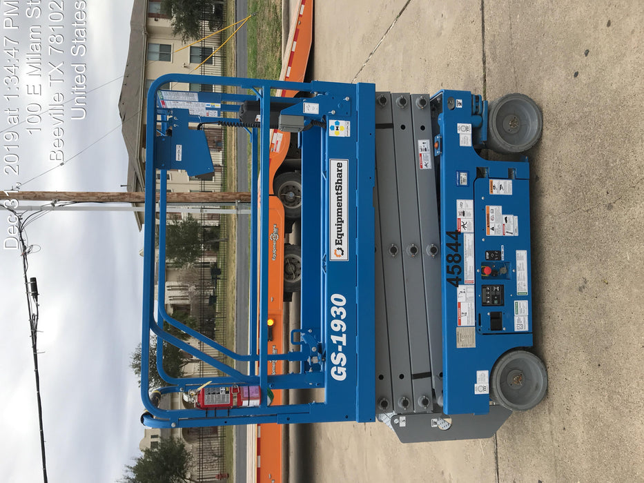 2019 Genie GS-1930 Fixed rails with chain Entry