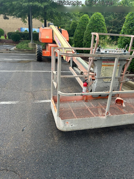 2017 JLG 660SJ