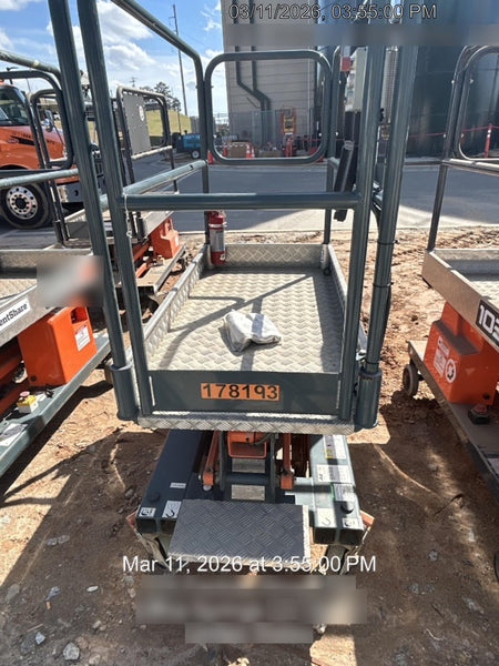 2021 JLG 1030P