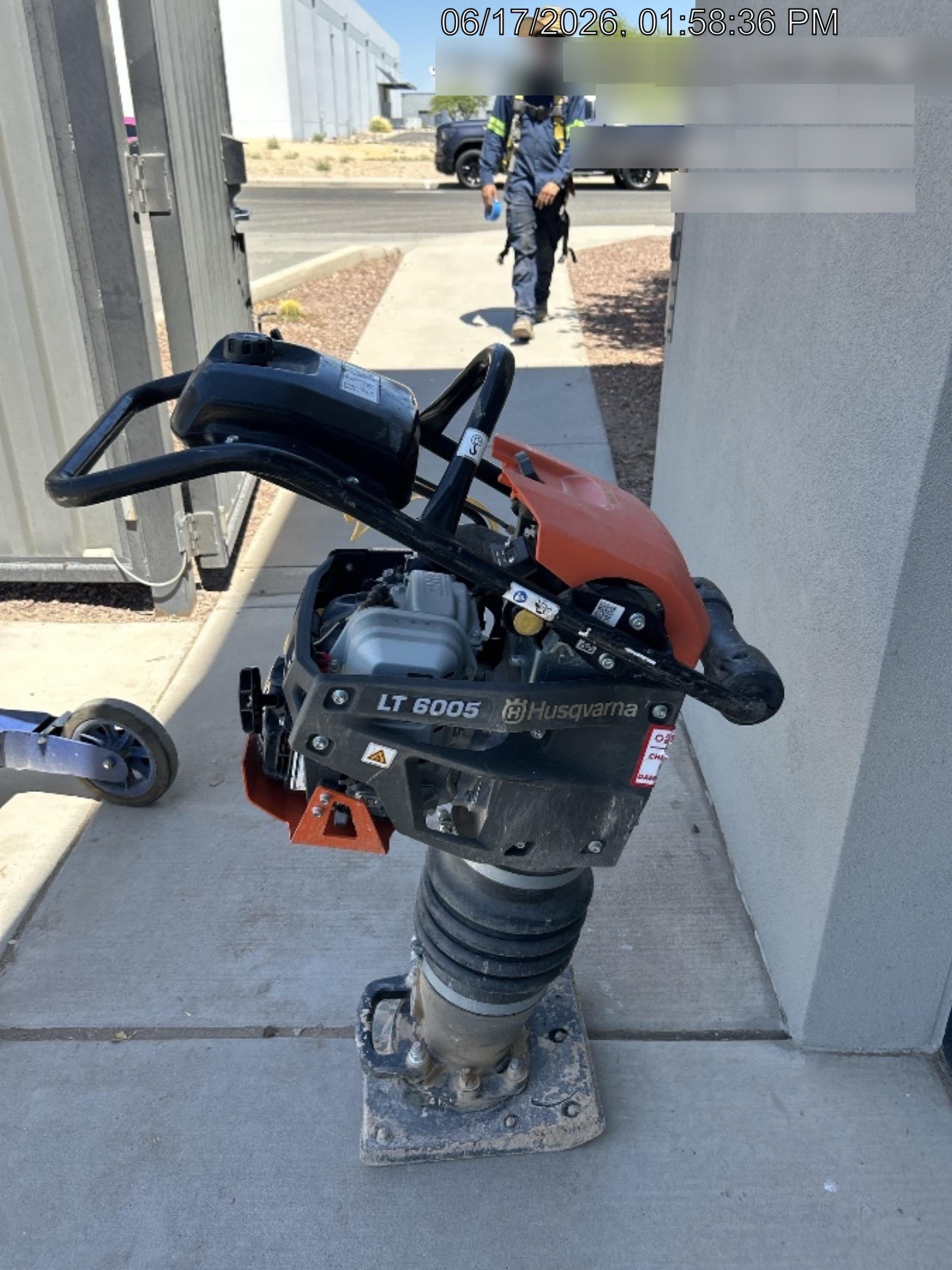 2025 HUSQVARNA LT6005