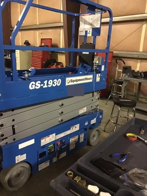 2019 Genie GS-1930 Half Height Swing Gate, 800W Inverter