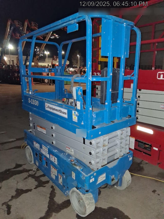 2019 Genie GS-1930 Half Height Swing Gate, 800W Inverter