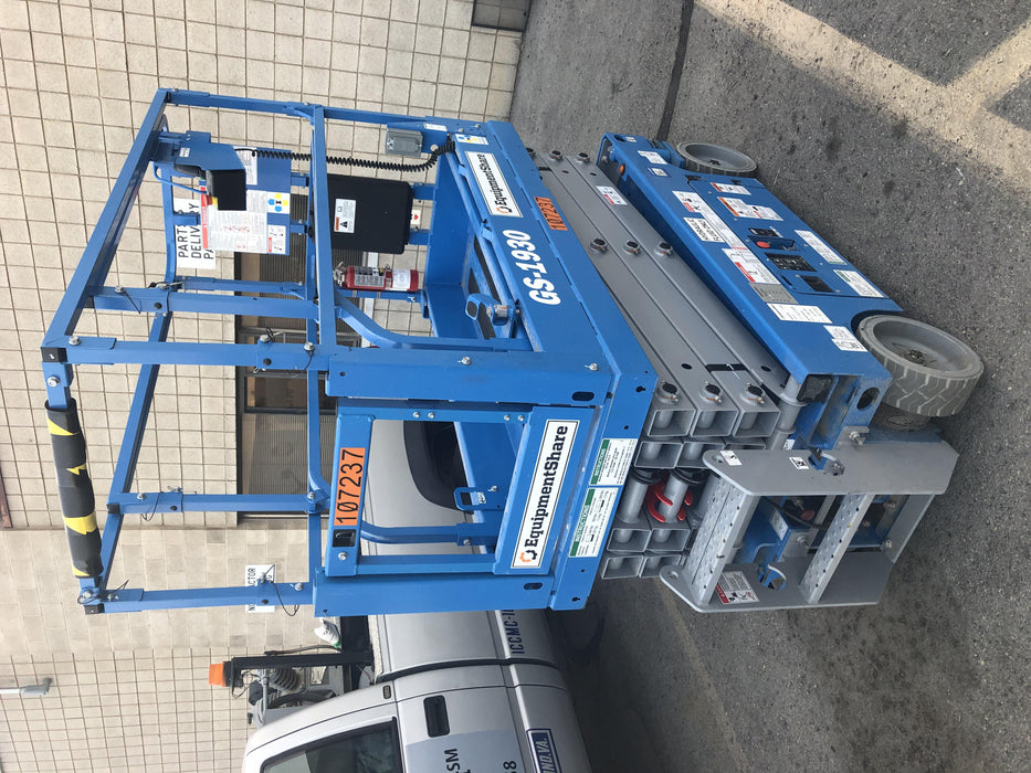 2020 Genie GS-1930 Solid Non Marking Tires, Beacon, Folding rails with half height swing gate, 800W Inverter