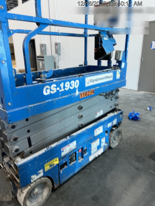 2020 Genie GS-1930 Solid Non Marking Tires, Beacon, Folding rails with half height swing gate