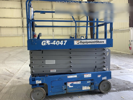 2019 Genie GS-4047 Folding rails with half height swing gate