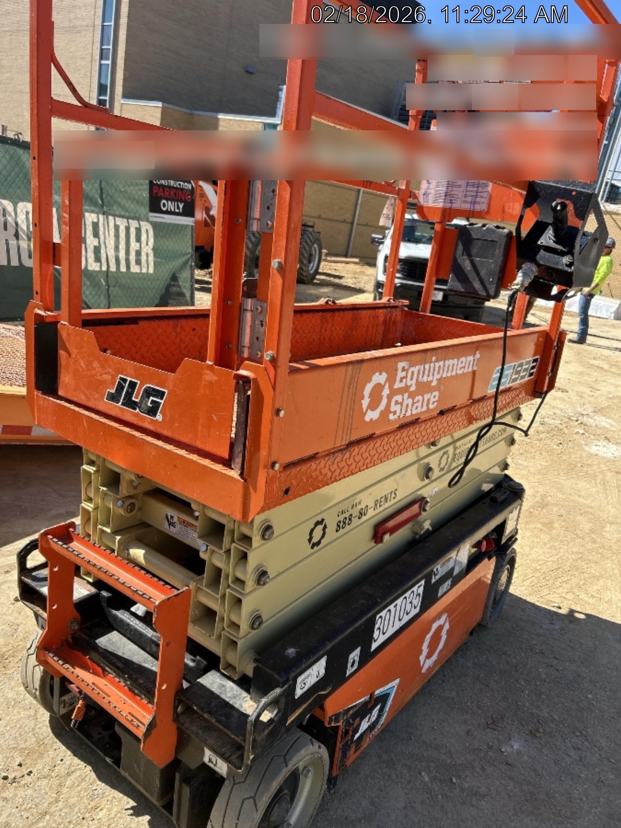 2023 JLG ES1932