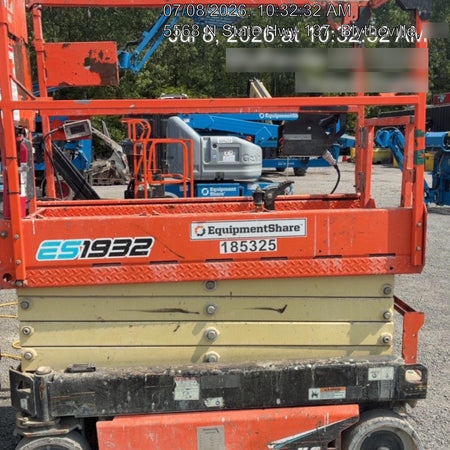 2021 JLG ES1932
