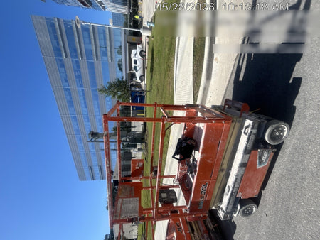 2021 JLG ES1330L