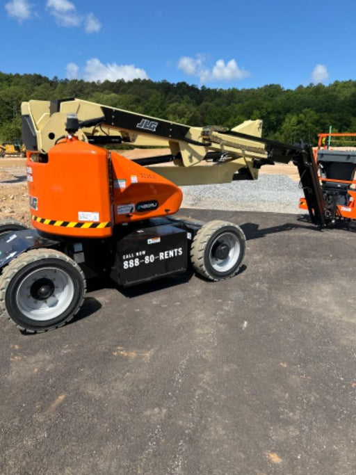 2025 JLG E450AJ