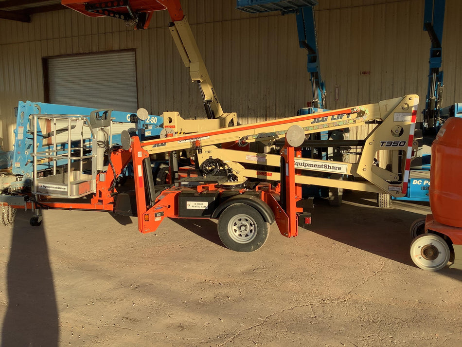 2022 JLG T350