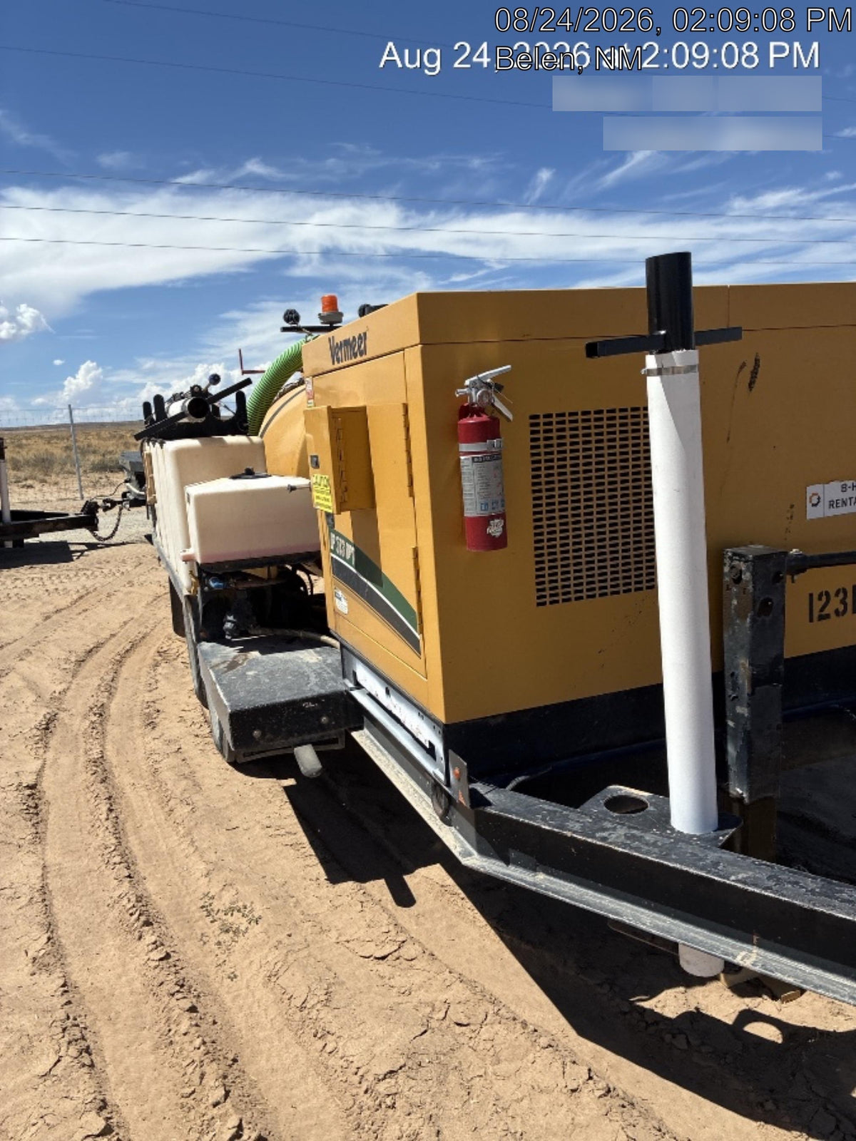 2021 Vac-Tron LP573XDT 500 Gallon Debris Tank w/ Hydraulic Tilt, two (2) 100 Gallon Water Tanks, Low Profile Torsion Axles (12,000 GVWR)