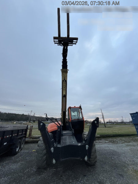 2022 JLG 1075
