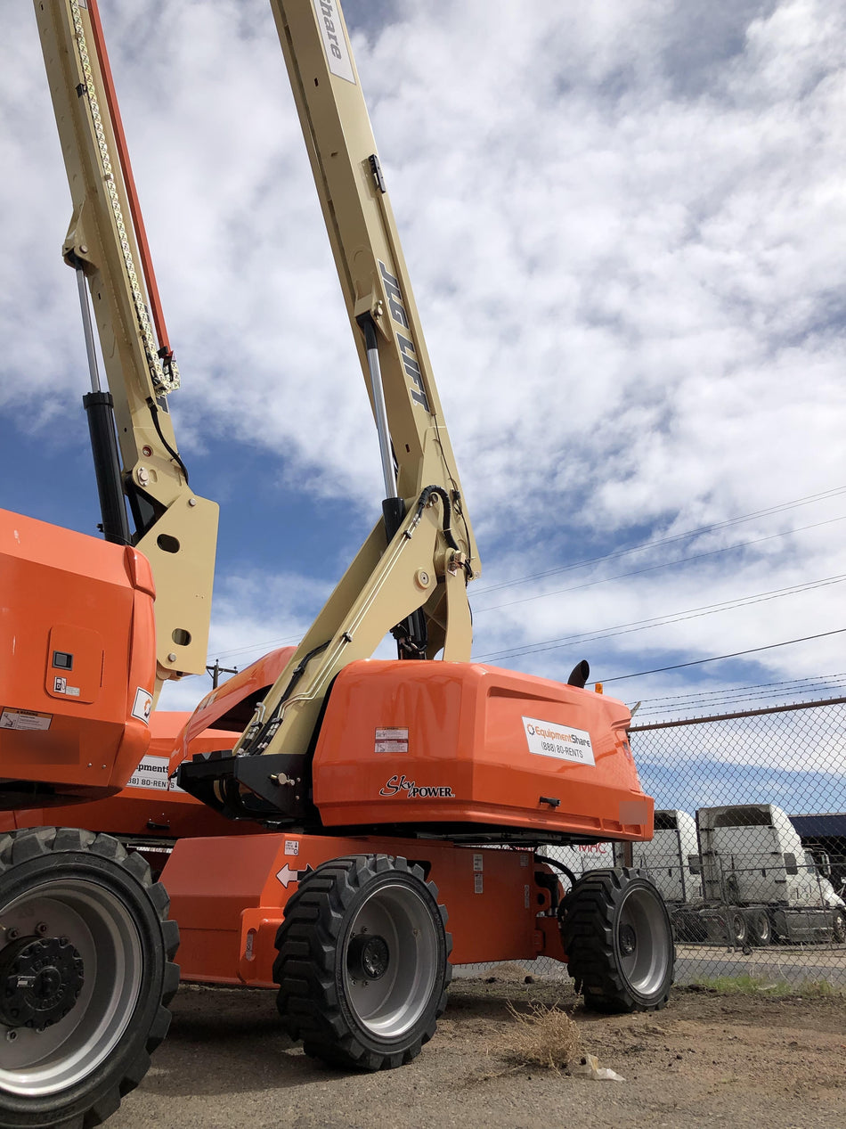 2018 JLG 600S