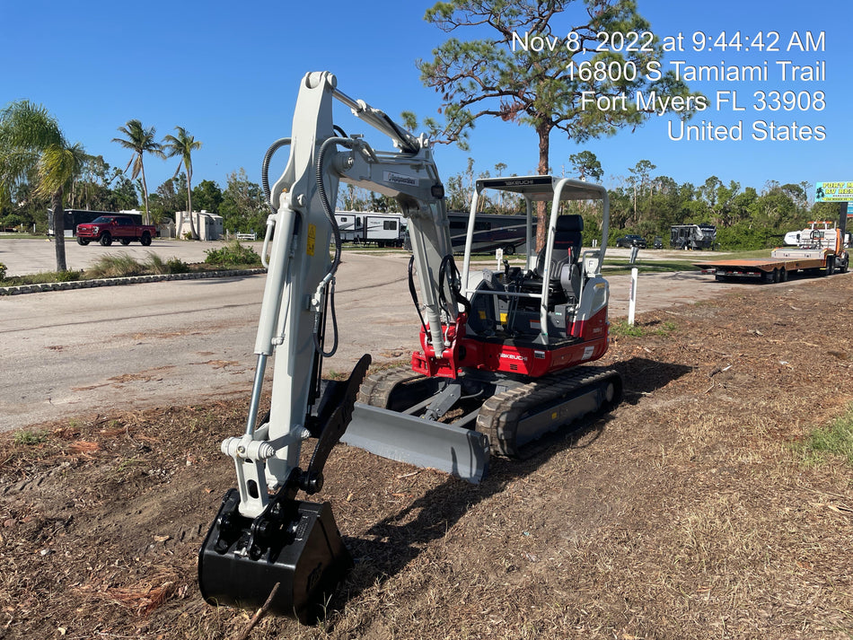 2022 TAKEUCHI TB250-2R