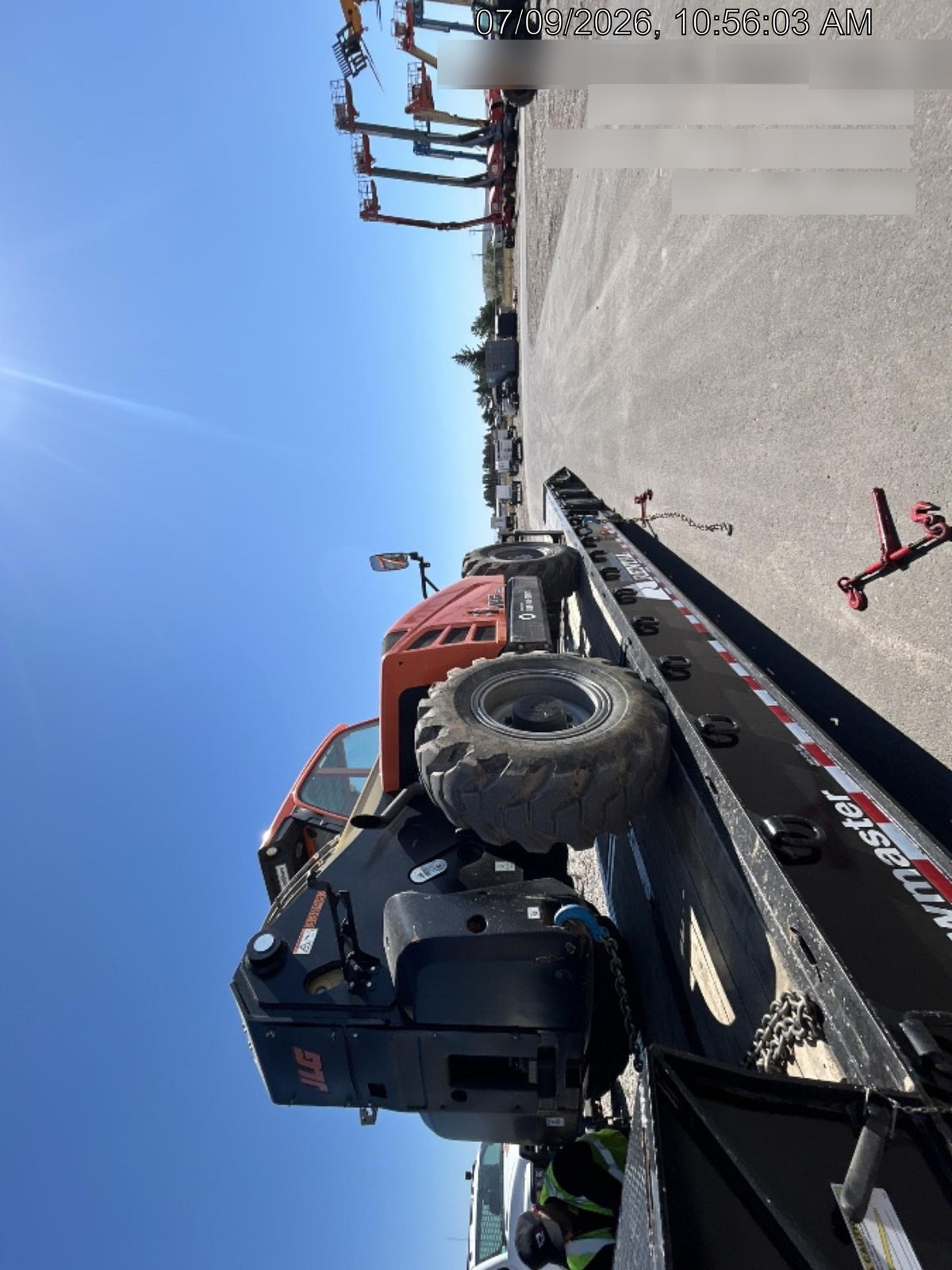 2023 JLG 1732
