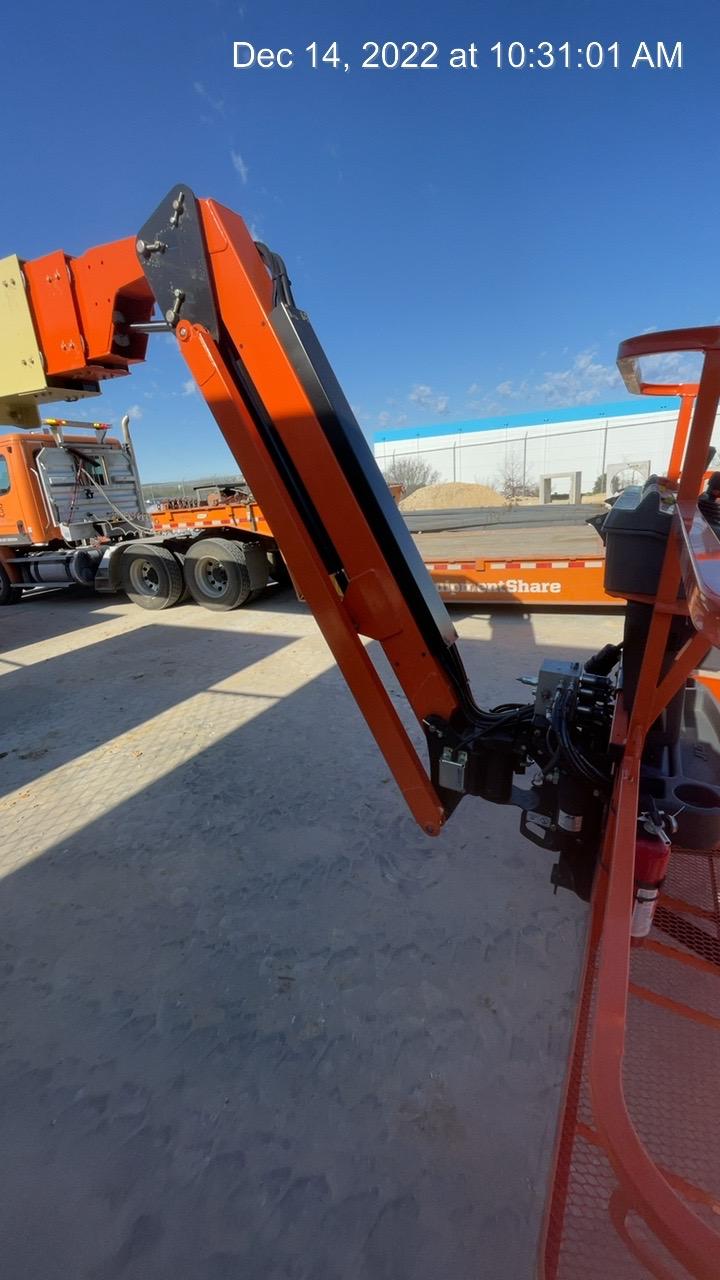2022 JLG 860SJ