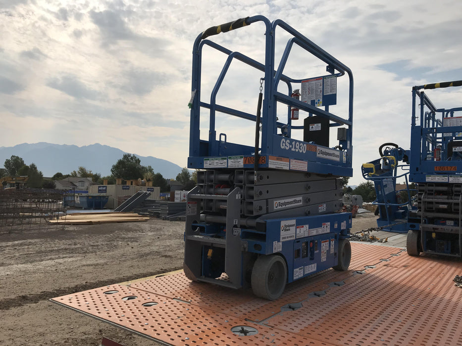 2020 Genie GS-1930 Fixed rails with chain entry gate - Pre A92.20