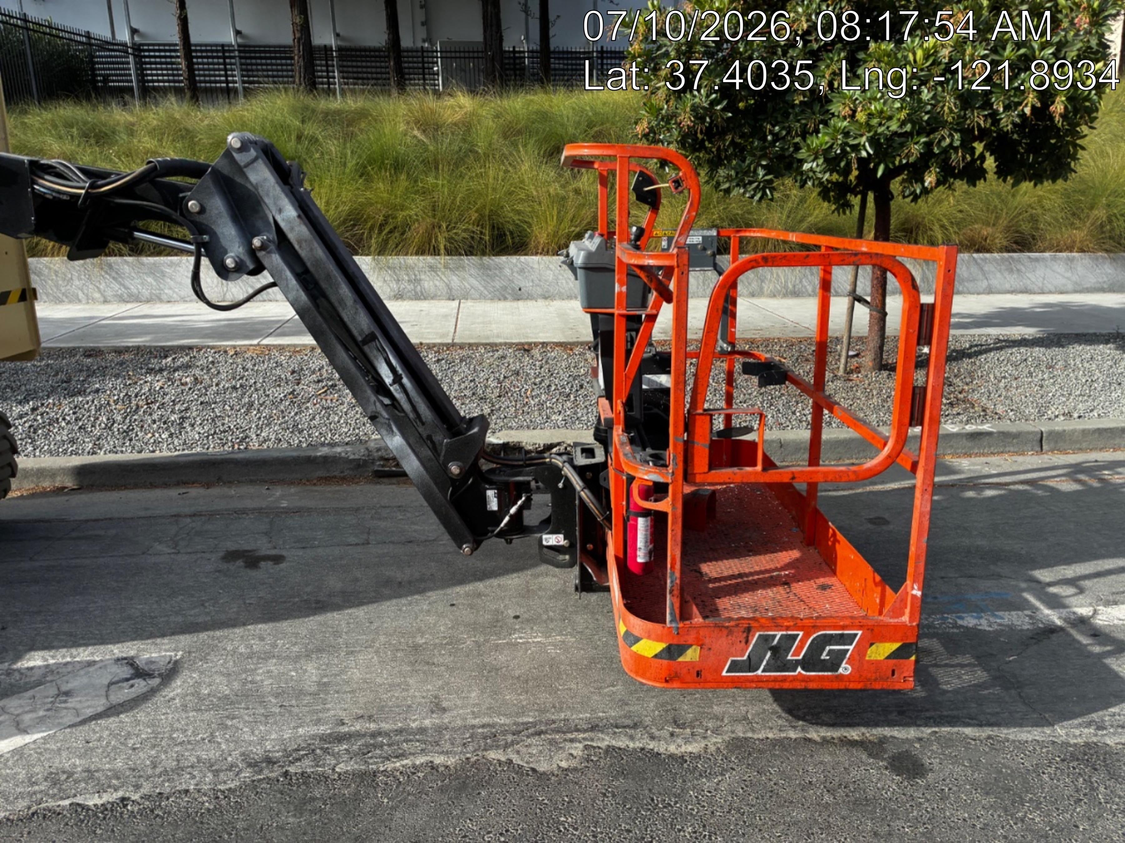 2025 JLG 450AJ