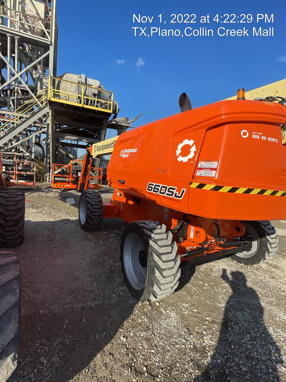 2022 JLG 660SJ