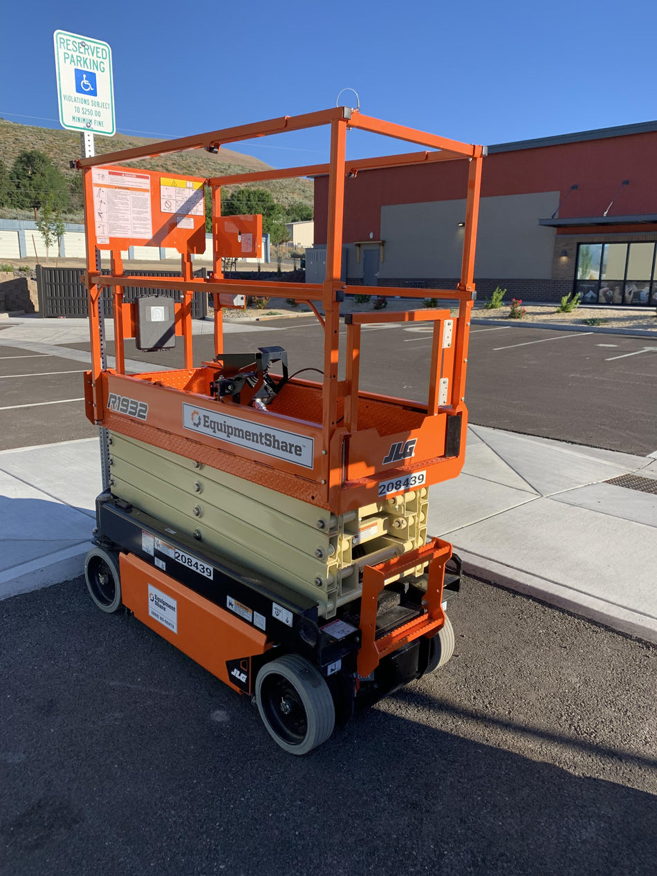 2022 JLG R1932
