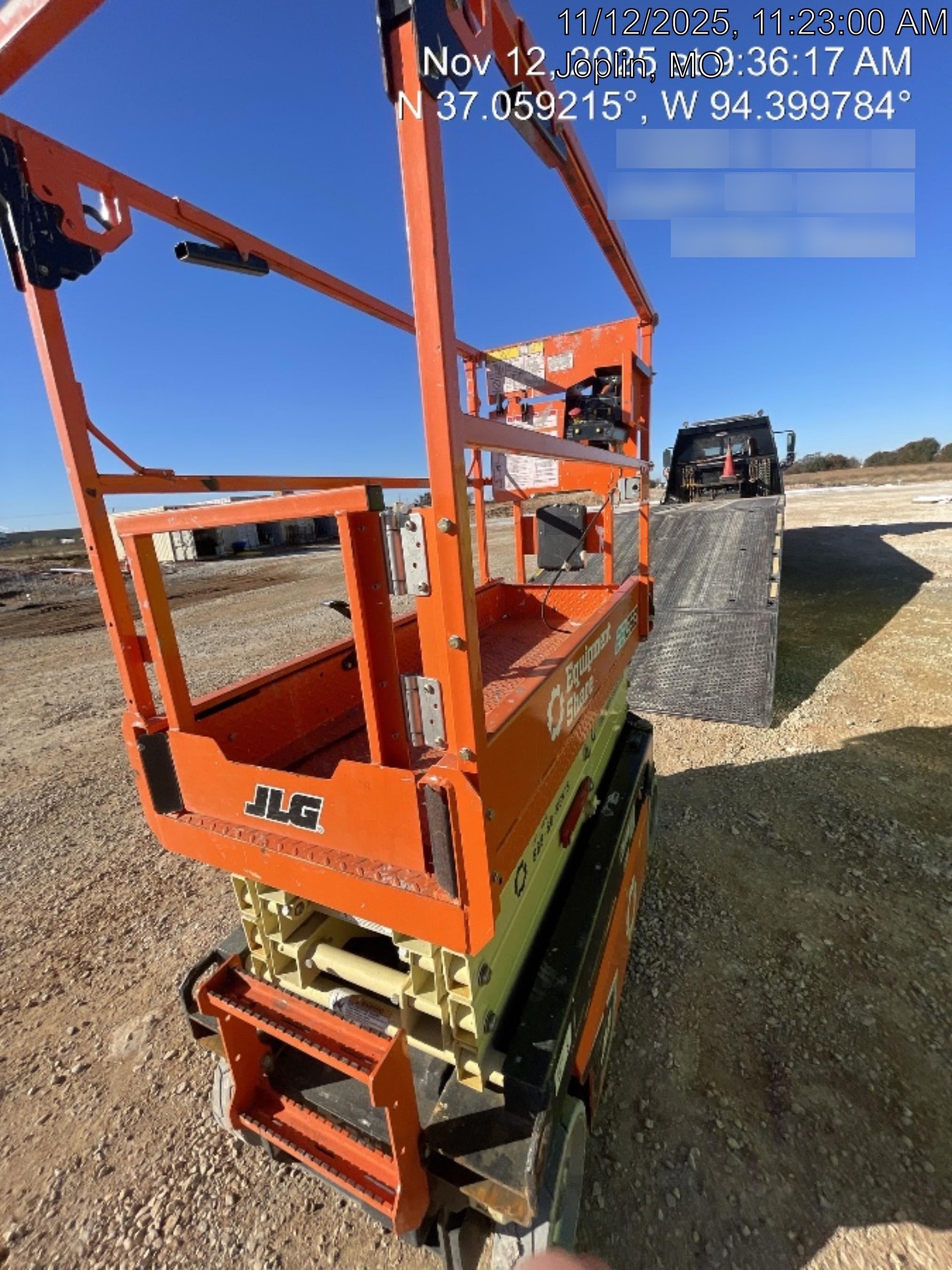 2022 JLG ES1932