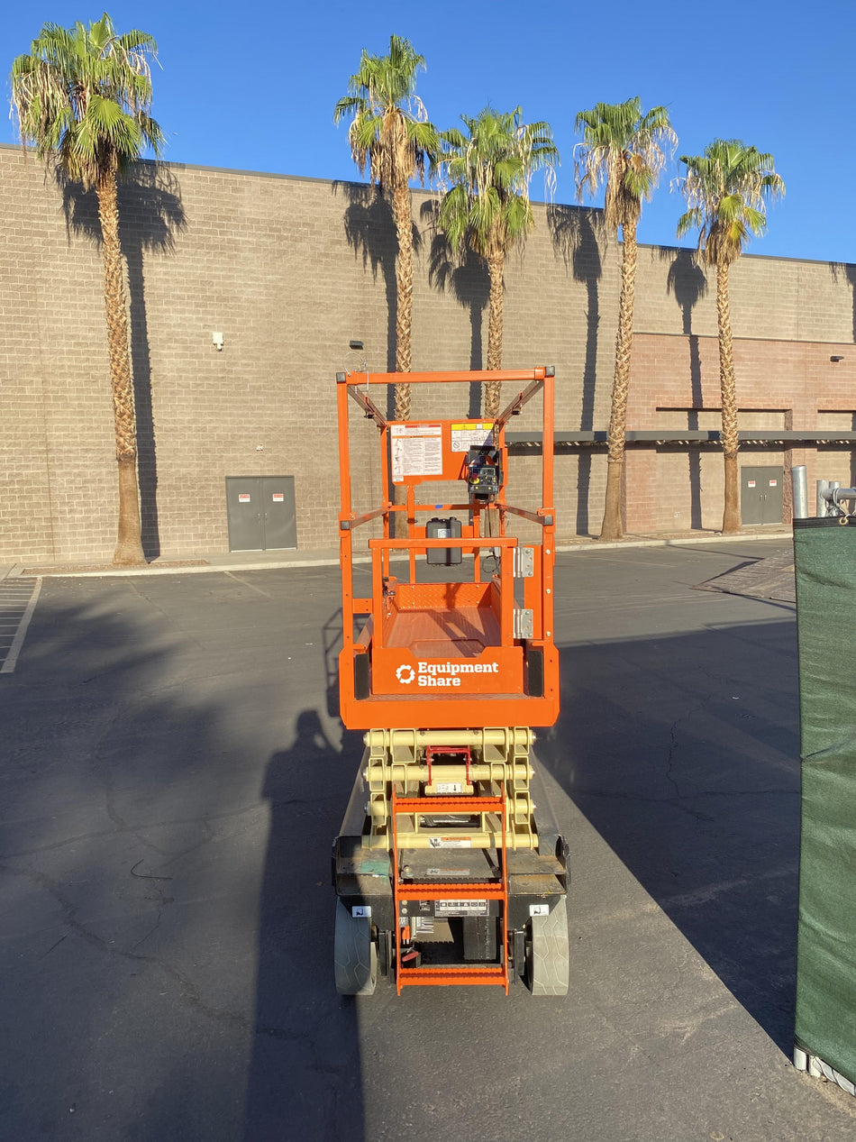 2022 JLG ES2632