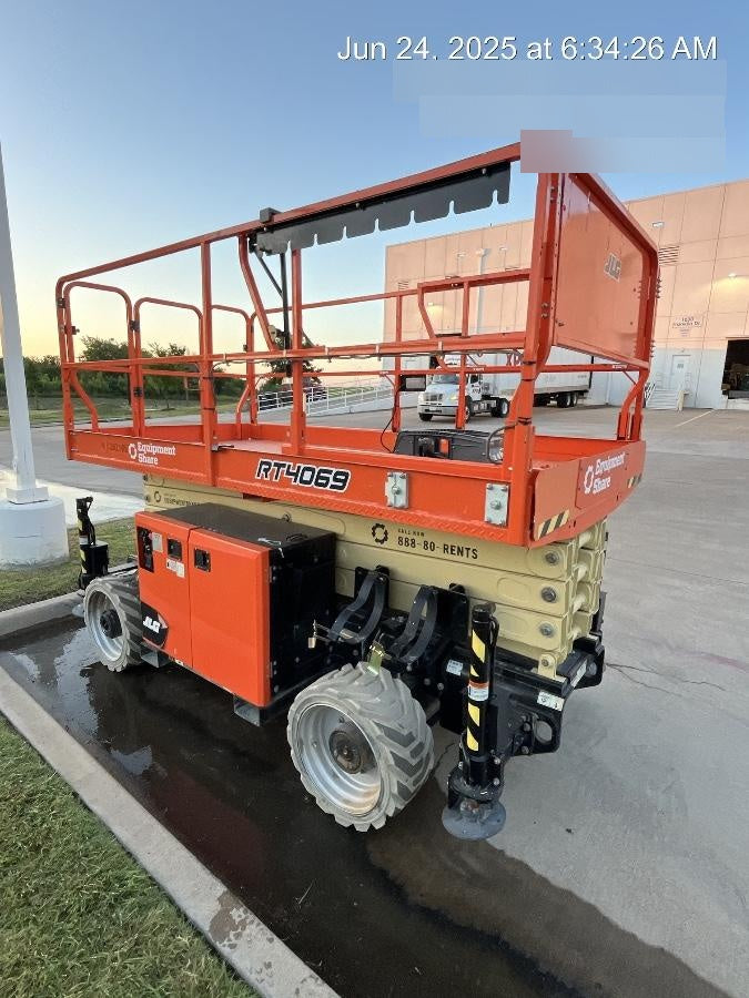 2022 JLG RT4069