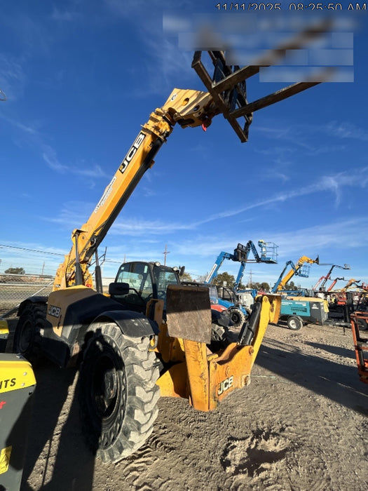 2019 JCB 512-56 109 HP w/CAB/HVAC, Beacon, Aux Hydraulics, Worklights, Solid Tires w/60" Carriage/Forks