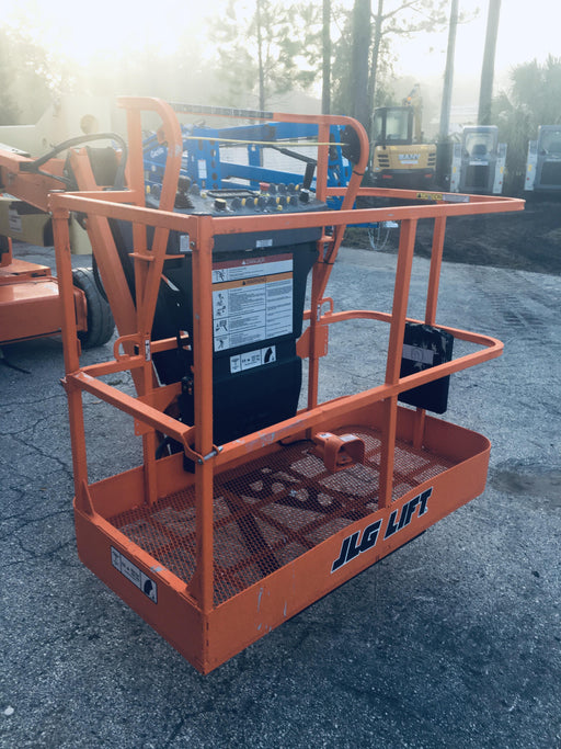 2019 JLG E450AJ