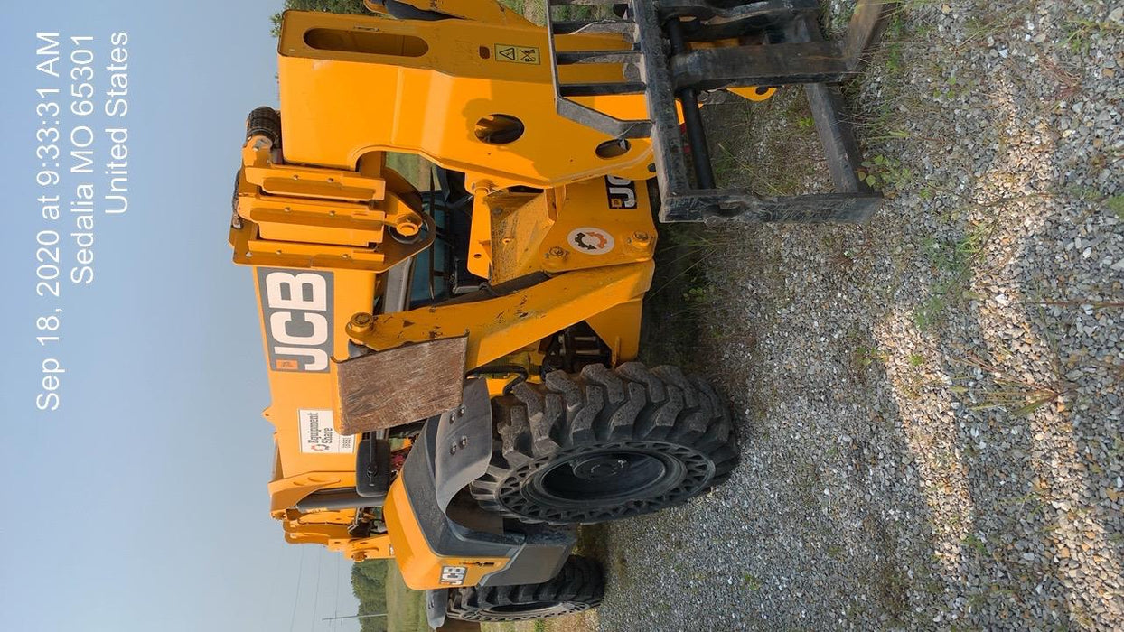 2019 JCB 512-56 Enclosed Cab, 109 HP, Solid Tires, Worklights, Beacon, Aux Hydraulics, Lifting Eye w/60" Carriage/60" Forks