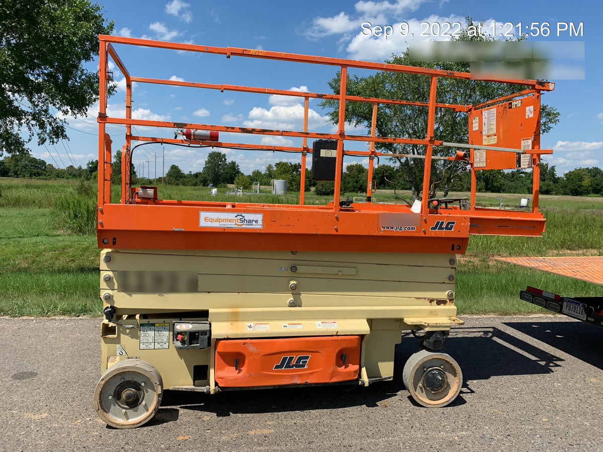 2016 JLG 3246ES