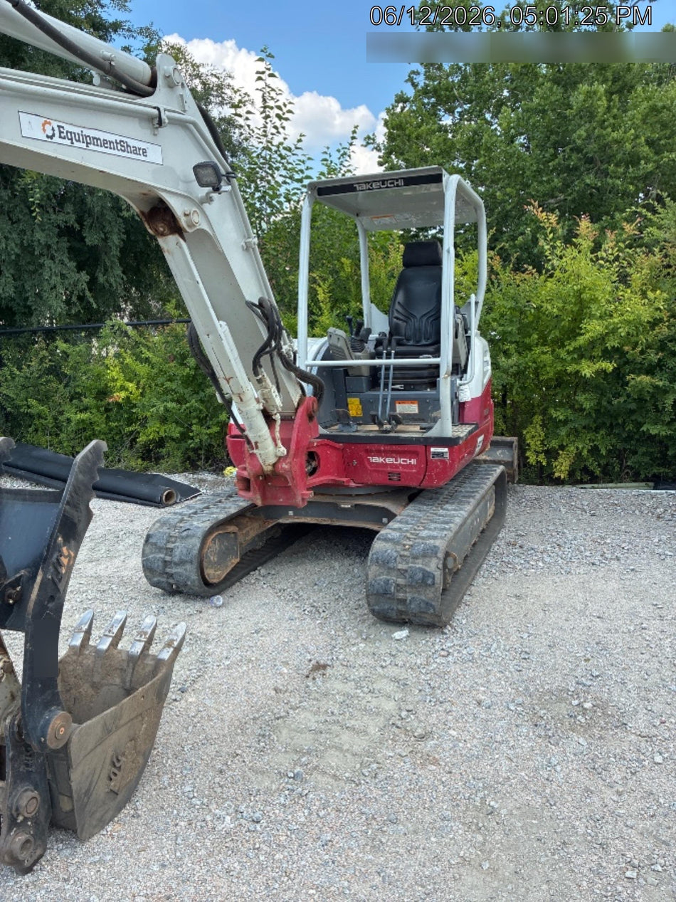 2022 TAKEUCHI TB250-2R