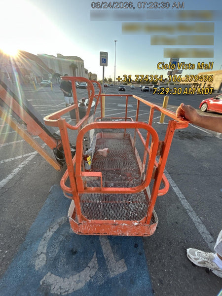 2017 JLG 660SJ