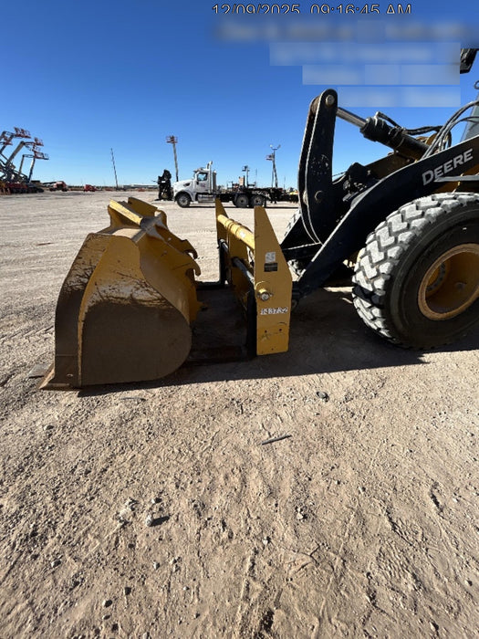 2020 JOHN DEERE 96" Loader Fork Carriage - John Deere