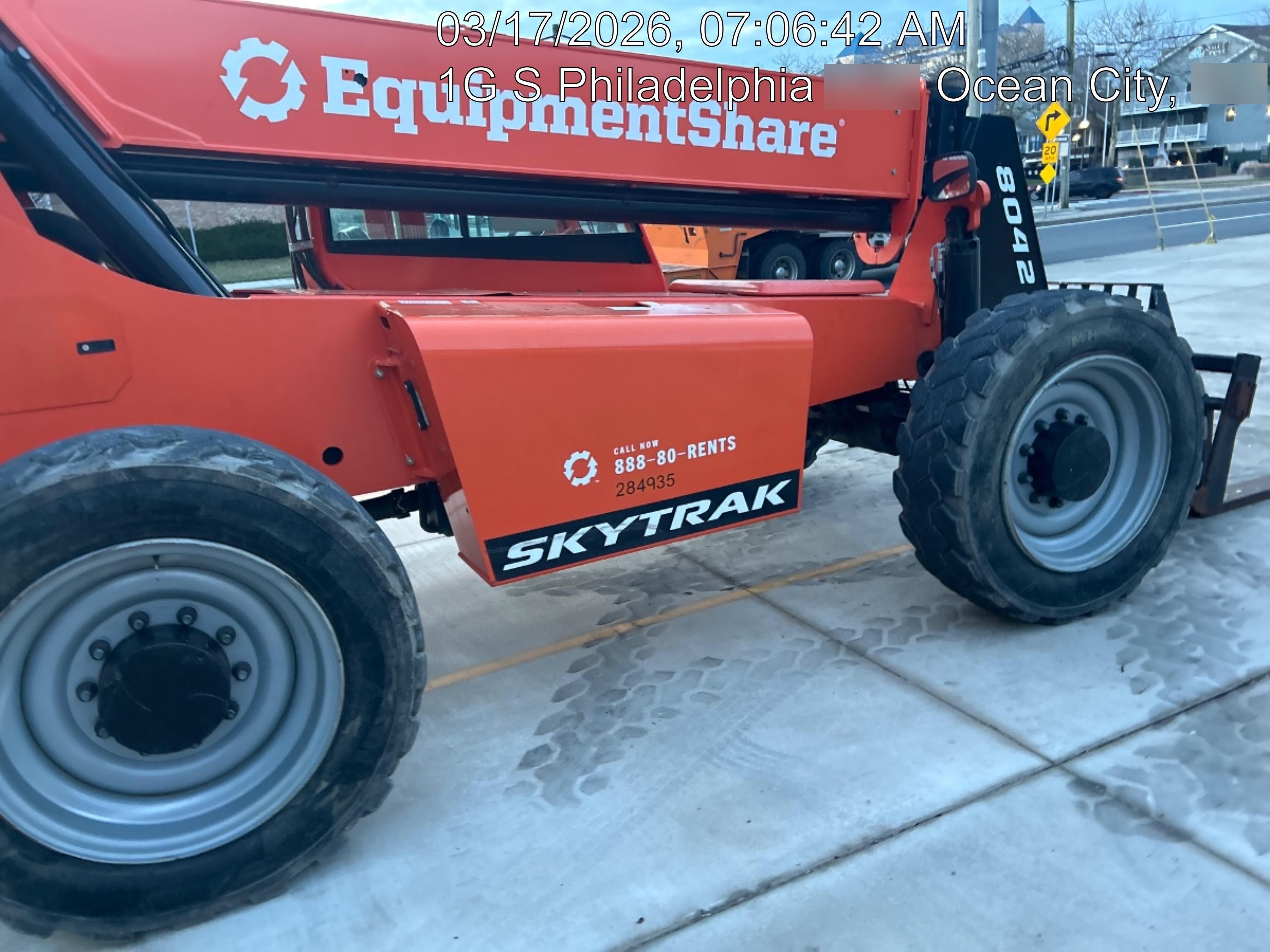 2022 SKYTRAK 8042