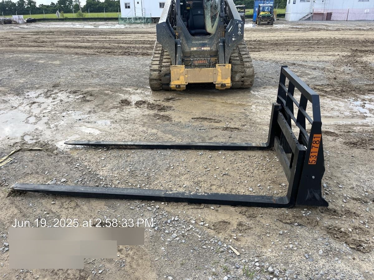 2025 ARROW MATERIAL HANDLING F5100CB - 72"