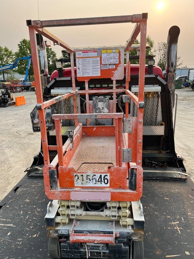 2022 JLG ES1330L