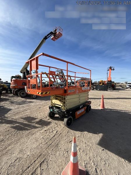 2022 JLG R3246
