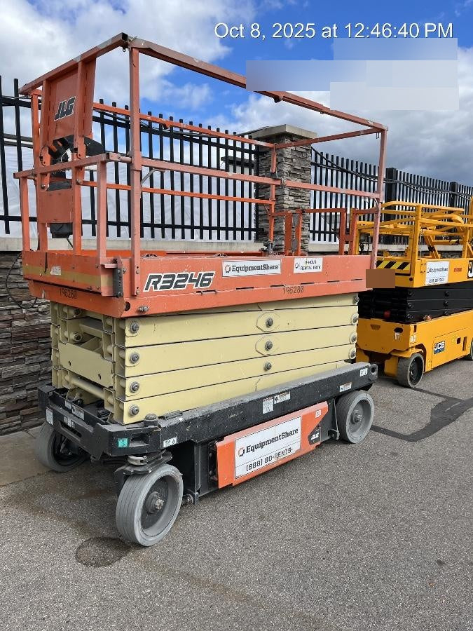 2021 JLG R3246