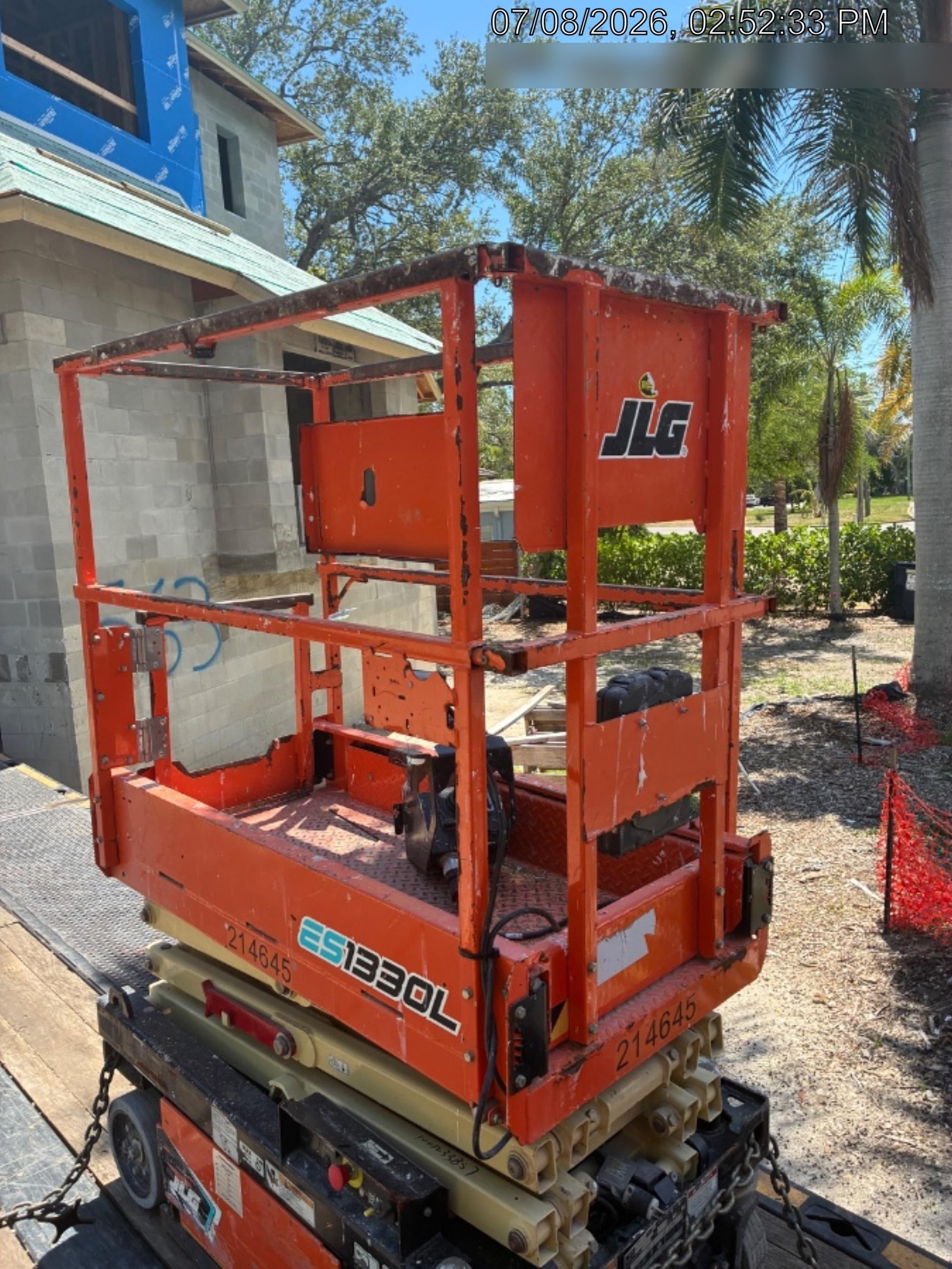 2022 JLG ES1330L