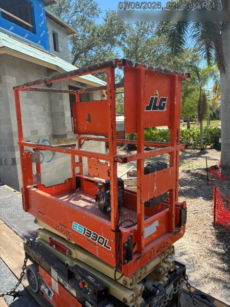 2022 JLG ES1330L