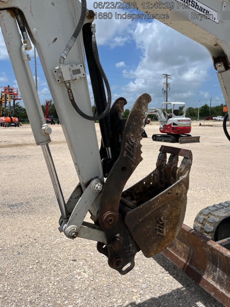 2023 TAKEUCHI TB235-2R