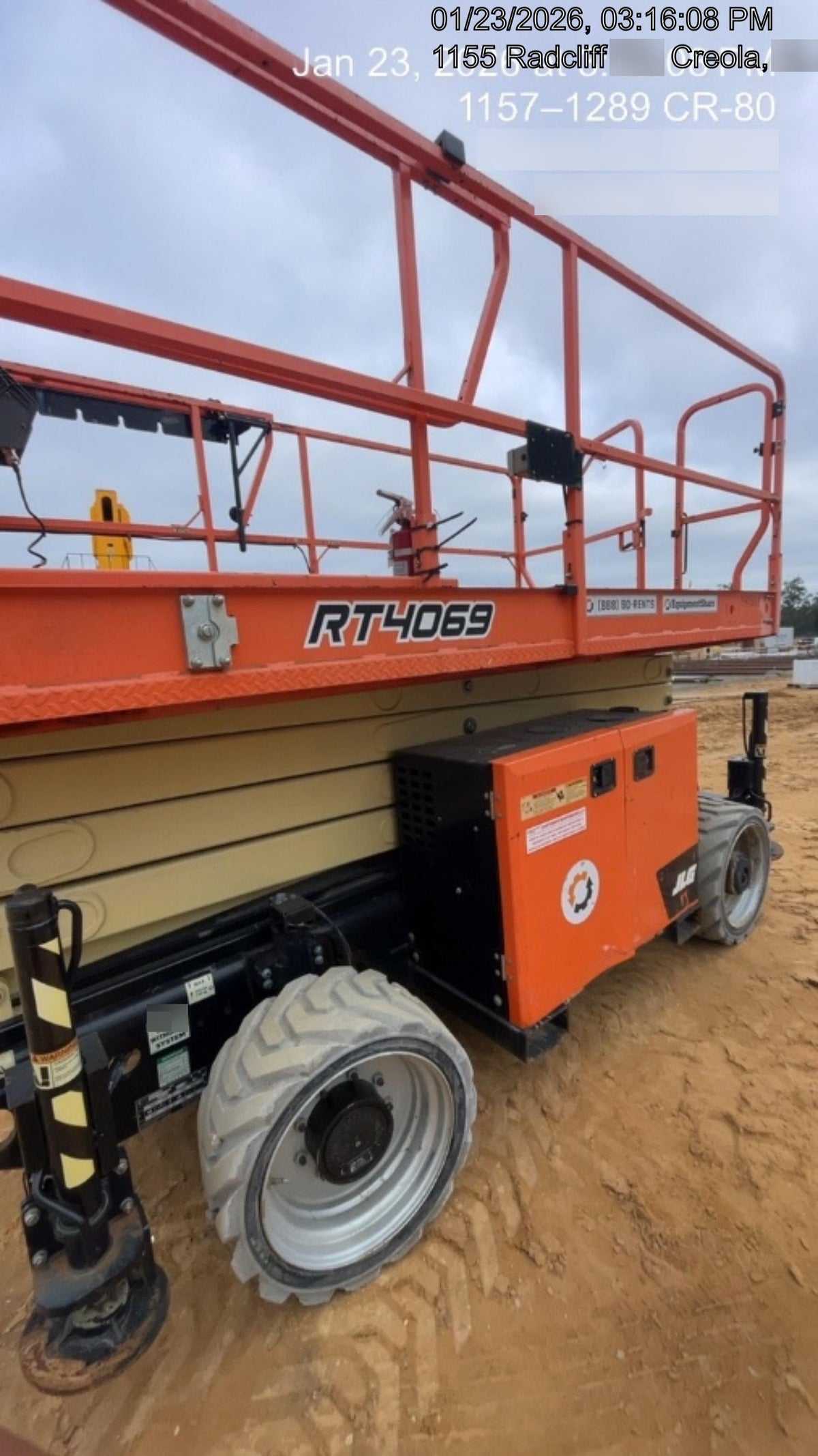 2021 JLG RT4069