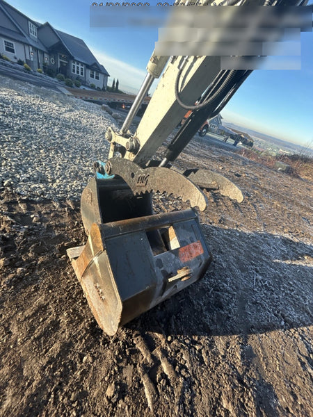 2025 TAKEUCHI 36" Bucket - Takeuchi