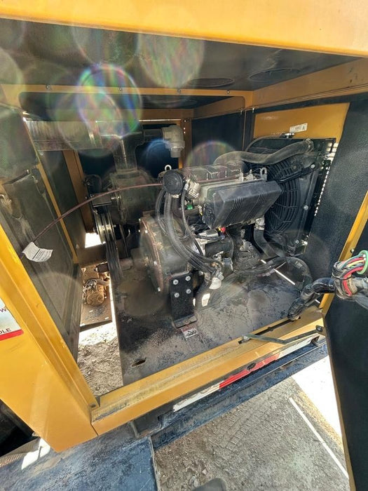 2021 Vac-Tron LP573XDT T4 Koehler Diesel Engine, 500 Gallon Debris Tank, x2 100 Gallon Water Tanks