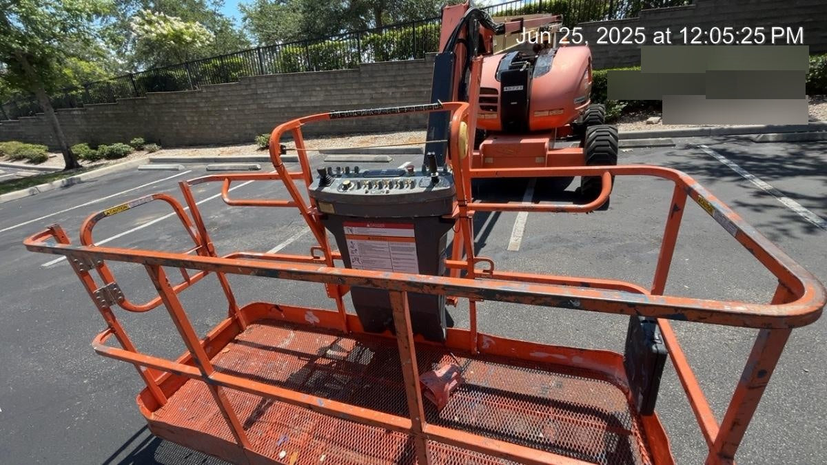 2019 JLG 600AJ