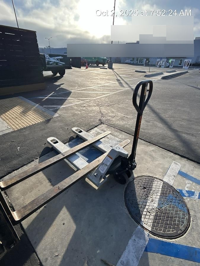 2024 STRONGWAY 4400 lb Pallet Jack