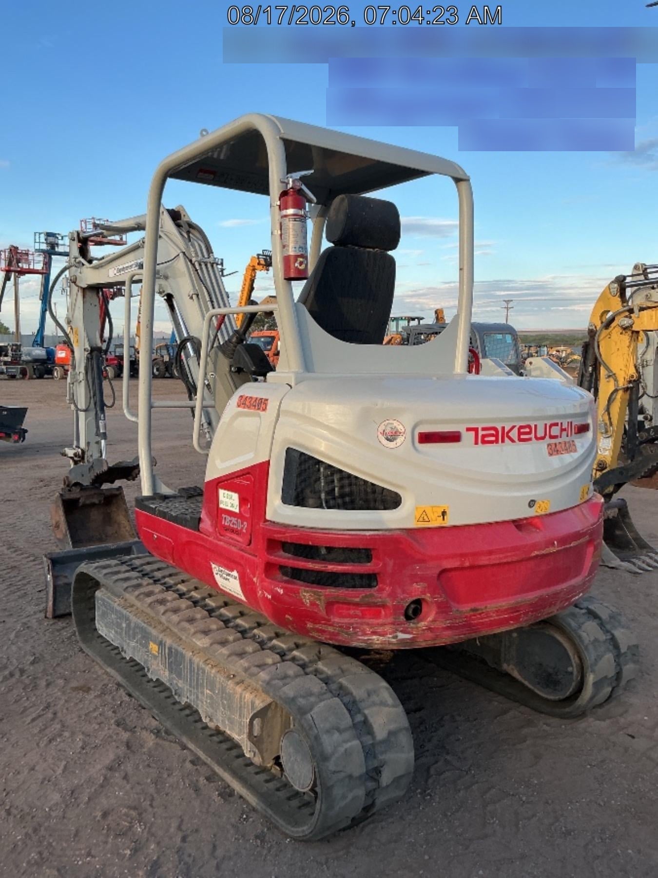 2023 TAKEUCHI TB250-2R