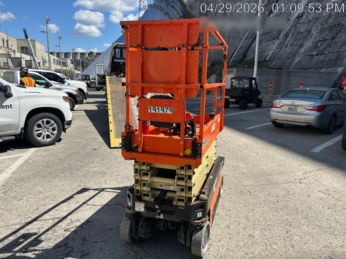 2021 JLG ES1932