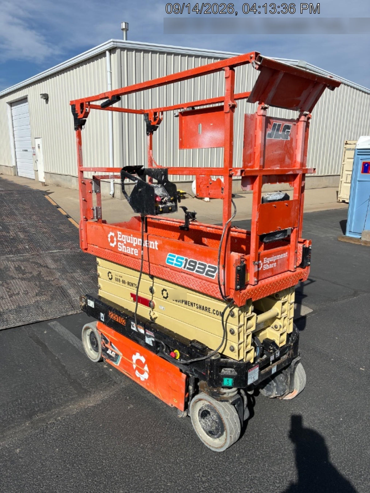 2022 JLG ES1932